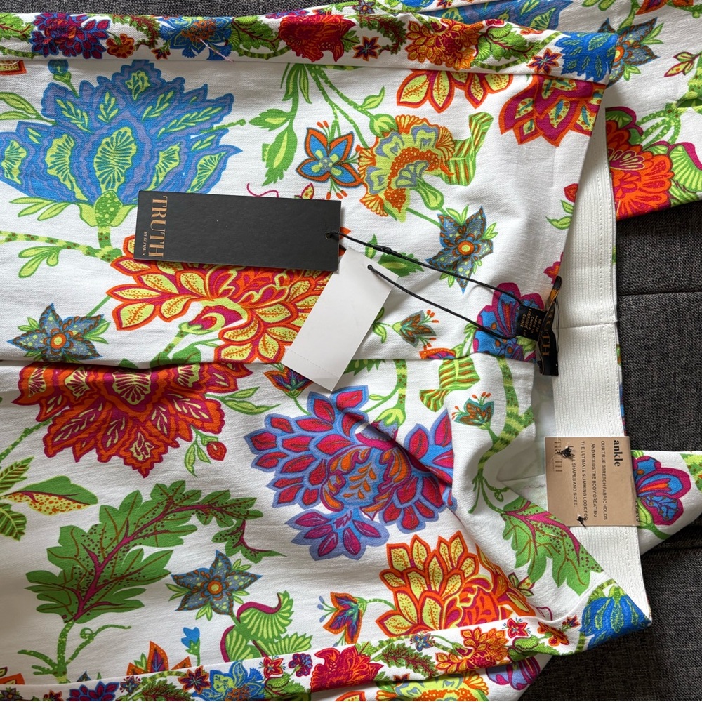 Truth By Republic Floral Pants - Picture 3 of 4